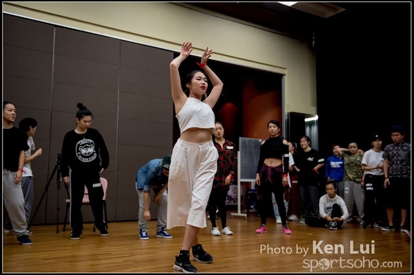 20151024 dance1043