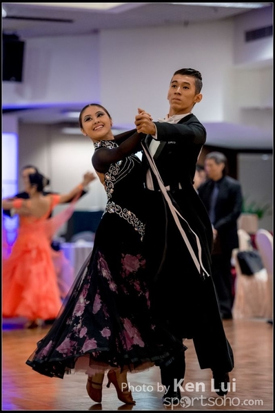 20151108 dance1049
