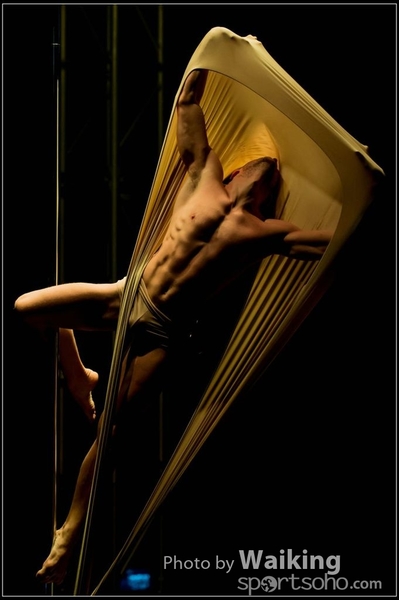2015-11-27 Pole Dance 0119
