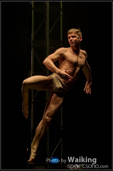 2015-11-27 Pole Dance 0120
