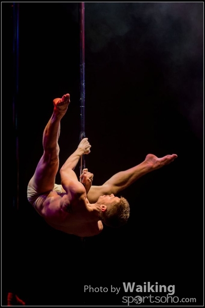 2015-11-27 Pole Dance 0127