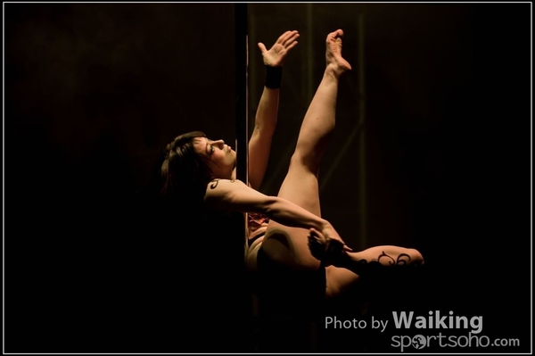 2015-11-27 Pole Dance 0317