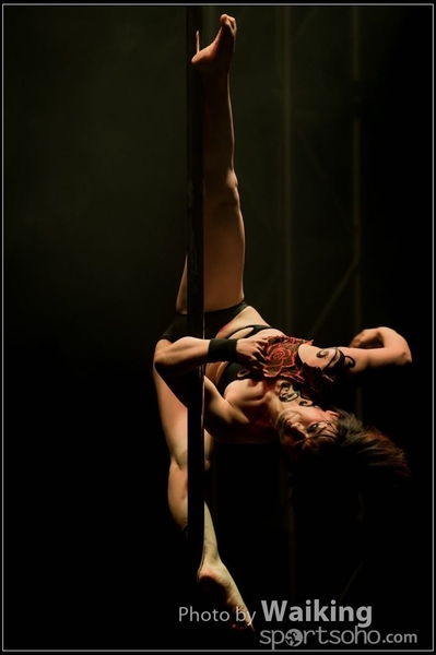 2015-11-27 Pole Dance 0320
