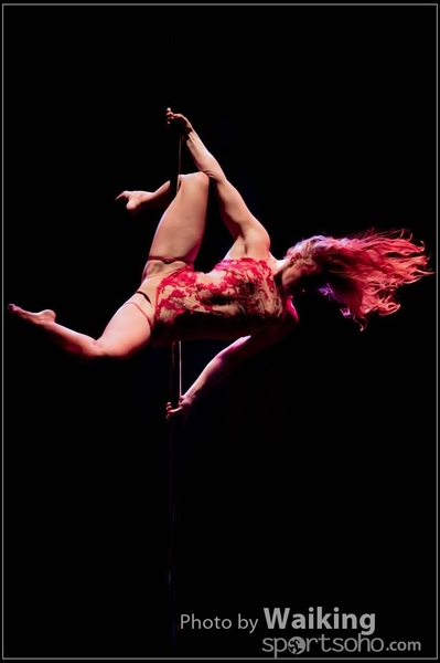 2015-11-27 Pole Dance 0345