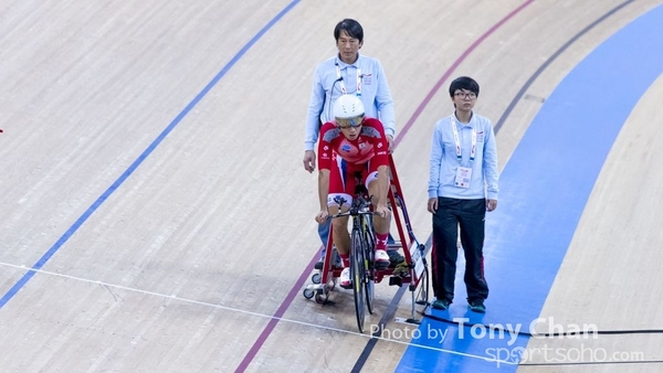 Cycling-A084