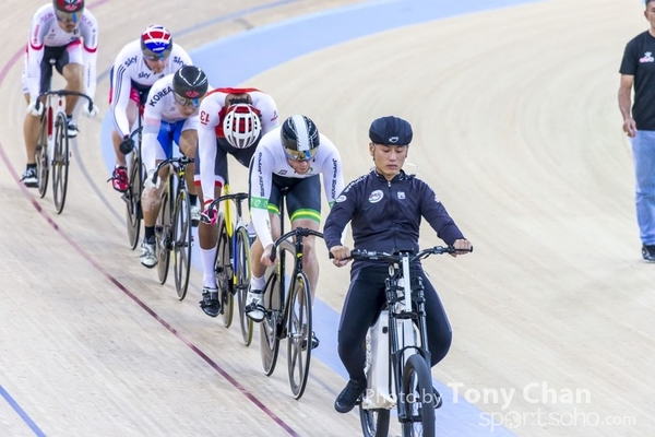 Cycling-A182