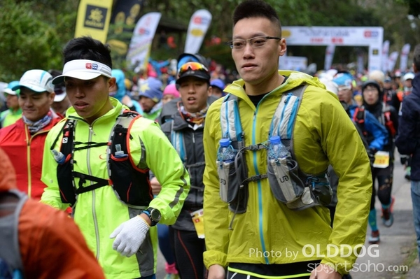 HK100 (98)