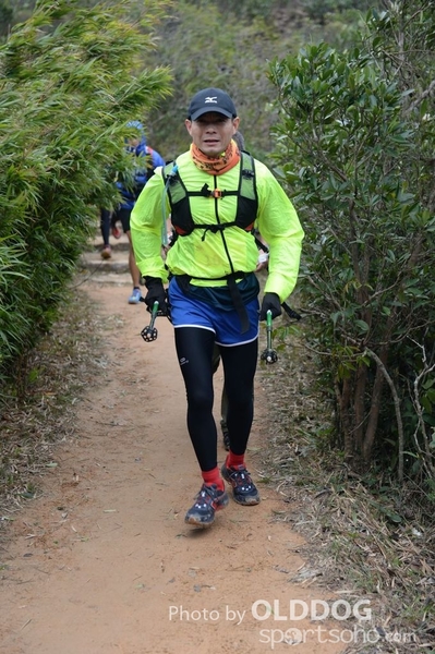 HK100 (583)