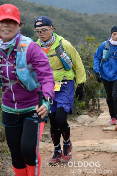 HK100 (700)