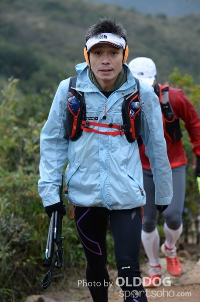 HK100 (742)