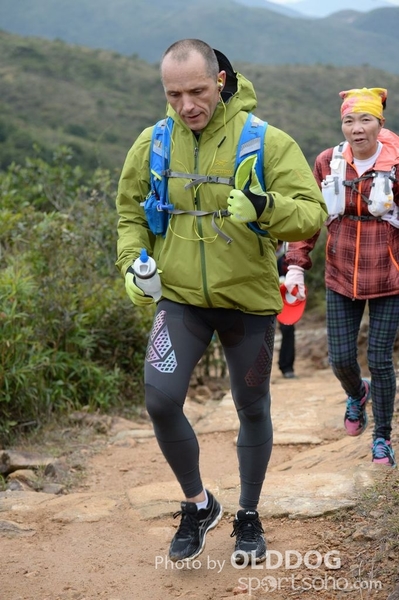 HK100 (762)