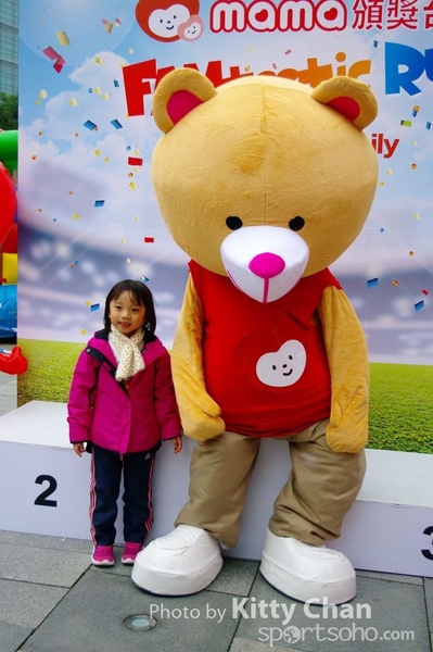 SG202116