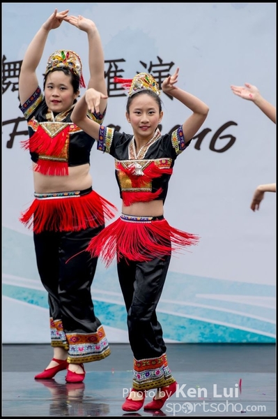 60Folk Dance