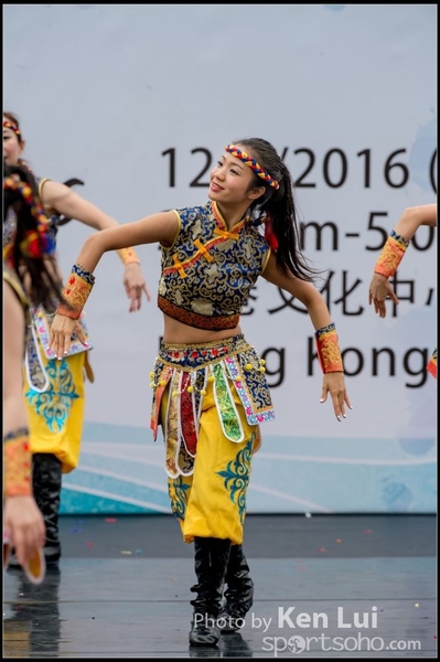 77Folk Dance