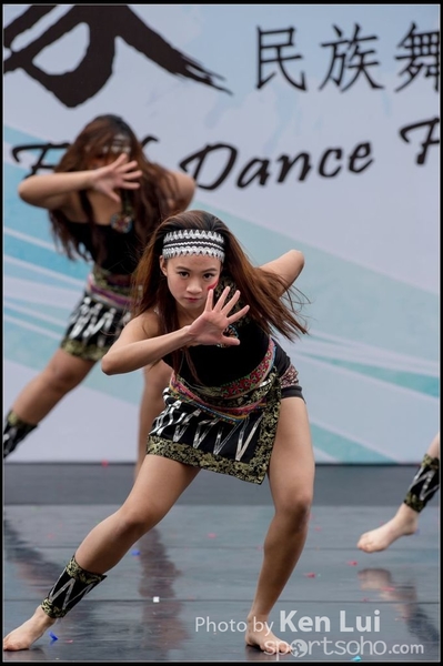 100Folk Dance