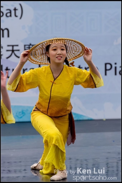 465Folk Dance