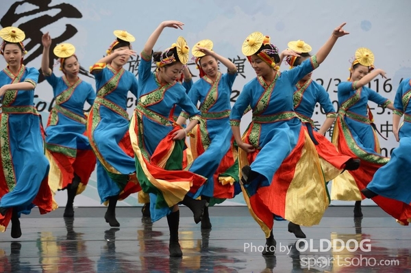 Folk Dance (494)