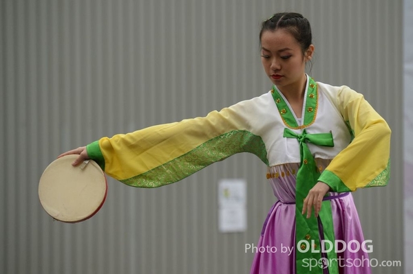 Folk Dance (572)