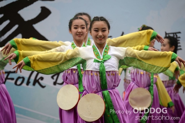 Folk Dance (582)