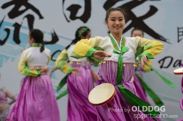 Folk Dance (589)