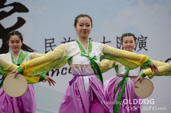 Folk Dance (612)