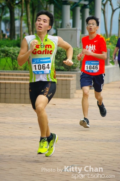SG202111