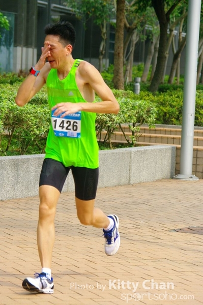 SG202162