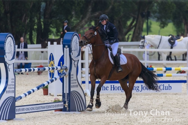 LonginesJumping_010