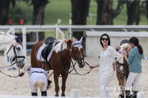 LonginesJumping_042