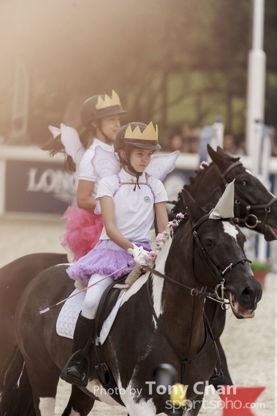 LonginesJumping_090