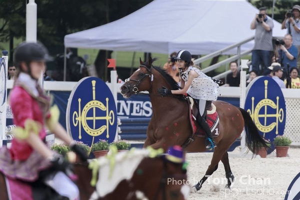 LonginesJumping_105