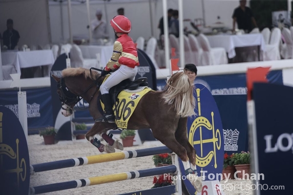 LonginesJumping_129