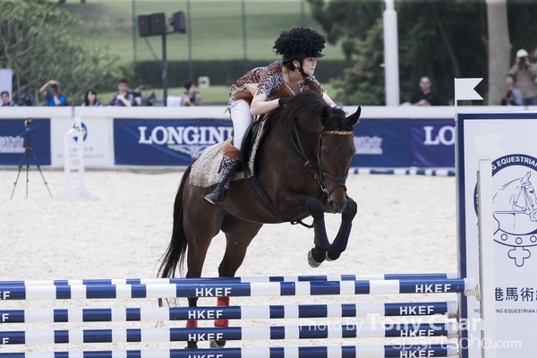 LonginesJumping_165