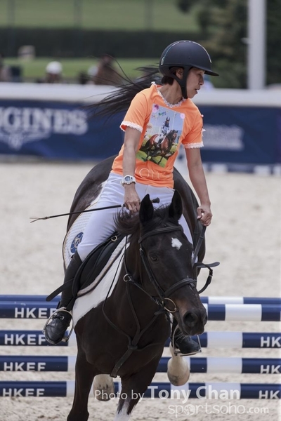 LonginesJumping_175