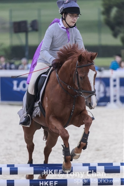 LonginesJumping_180