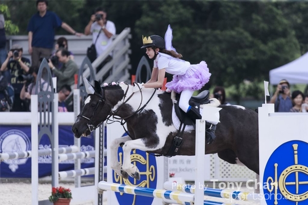 LonginesJumping_207