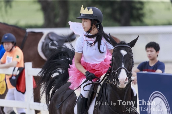 LonginesJumping_212