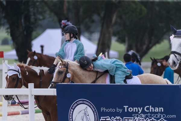 LonginesJumping_214