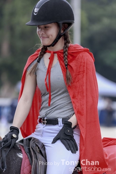 LonginesJumping_230