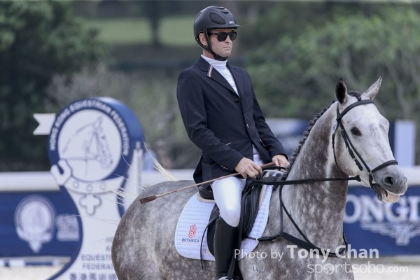 LonginesJumping_239