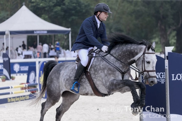 LonginesJumping_246