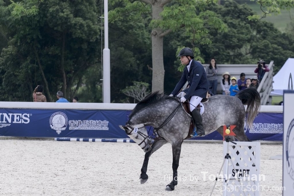LonginesJumping_247