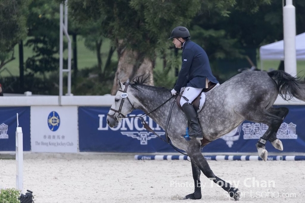 LonginesJumping_251