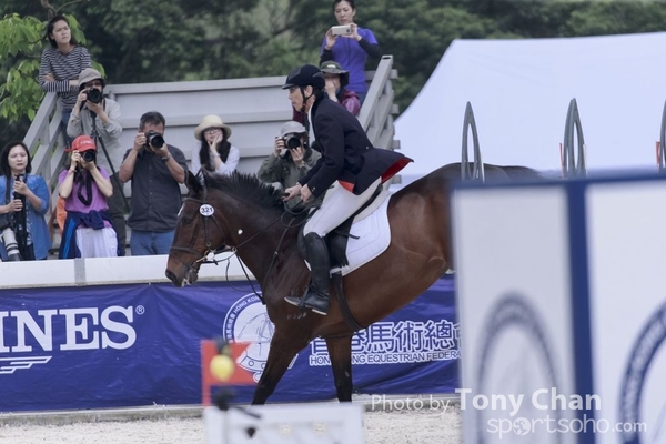 LonginesJumping_262