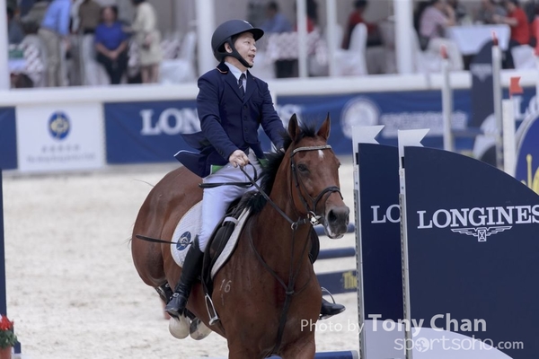LonginesJumping_271