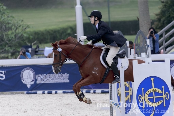 LonginesJumping_277