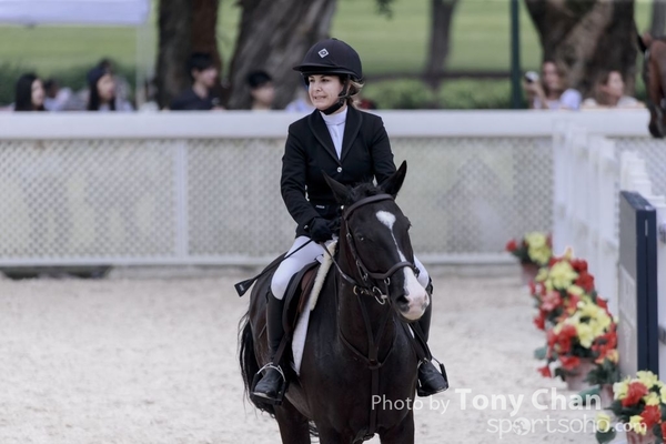 LonginesJumping_280