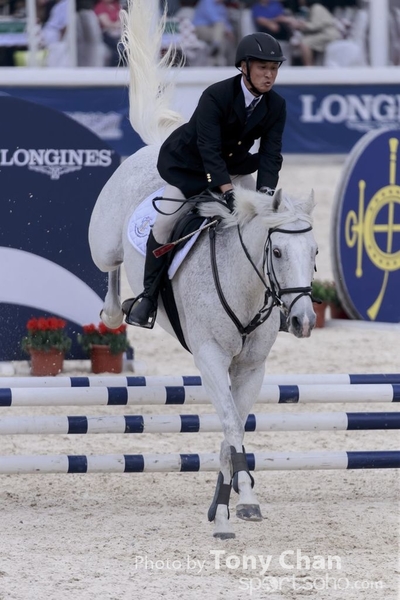 LonginesJumping_285