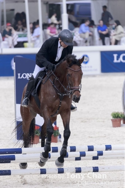 LonginesJumping_288