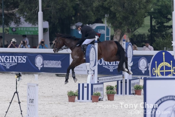 LonginesJumping_294